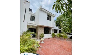 SE VENDE CASA EN EL CONJUNTO CERRADO SAN CARLOS EN LA AVENIDA LIBERTAD