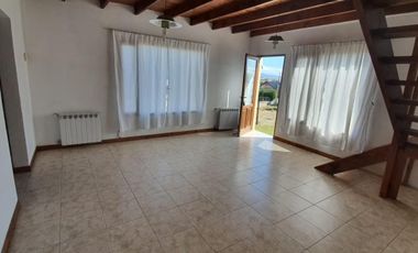 Excelente Casa en B° Villa Parque los Glaciares, visuales paisajisticas únicas.