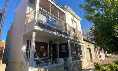 Departamento Tipo Casa en venta en Lanus Este