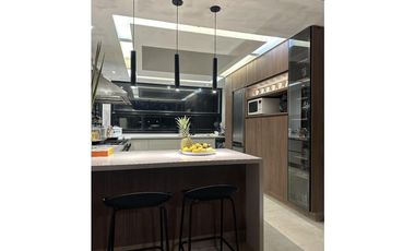 Espectacular casa frente al mar. 6 dormitorios. MF