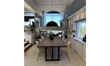 Espectacular casa frente al mar. 6 dormitorios. MF