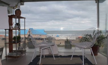 Espectacular casa frente al mar. 6 dormitorios. MF