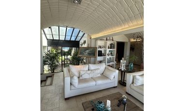 Espectacular casa frente al mar. 6 dormitorios. MF