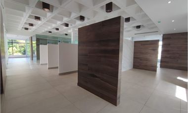 VENTA EDIFICIO COMERCIAL PARA RESTAURANTE-BANCO 25 ESTACIOMIENTOS