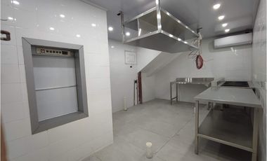 VENTA EDIFICIO COMERCIAL PARA RESTAURANTE-BANCO 25 ESTACIOMIENTOS