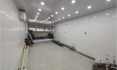 VENTA EDIFICIO COMERCIAL PARA RESTAURANTE-BANCO 25 ESTACIOMIENTOS