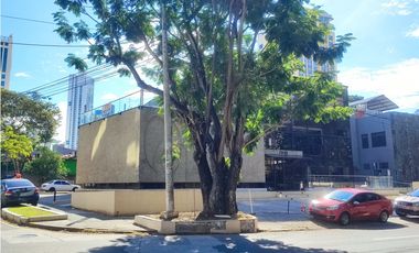 VENTA EDIFICIO COMERCIAL PARA RESTAURANTE-BANCO 25 ESTACIOMIENTOS