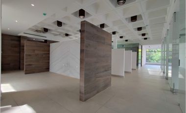 VENTA EDIFICIO COMERCIAL PARA RESTAURANTE-BANCO 25 ESTACIOMIENTOS