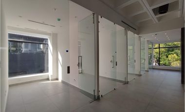 VENTA EDIFICIO COMERCIAL PARA RESTAURANTE-BANCO 25 ESTACIOMIENTOS