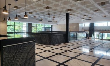 VENTA EDIFICIO COMERCIAL PARA RESTAURANTE-BANCO 25 ESTACIOMIENTOS