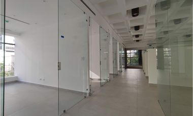 VENTA EDIFICIO COMERCIAL PARA RESTAURANTE-BANCO 25 ESTACIOMIENTOS