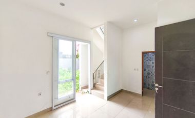 Rumah SHM 2 Lt Siap KPR 15 Mnt ke Scientia Square Park J-41131