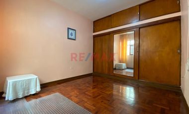 Venta De Departamento Duplex Cerca A La Av. España Y Al Centro De Trujillo