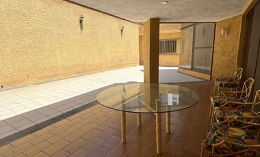 CASA EN VENTA EN LOMAS DE GUEVARA GUADALAJARA