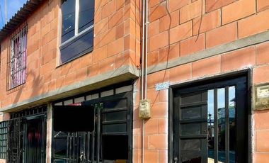 VENTA CASA BIFAMILIAR PALMIRA. Cod V16431