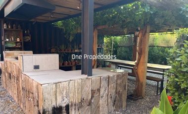 Ideal Familia e Inversión: 2 casas 2 Deptos Galpon 400m2