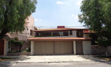 Casa en Venta en Ciudad Satelite Naucalpan de Juarez GIS 24-184