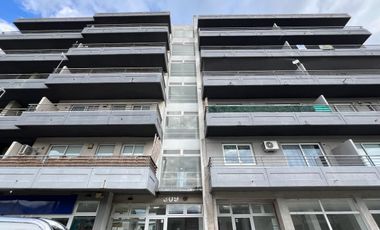 Departamento en venta de 2 dormitorios c/ cochera en Mercedes