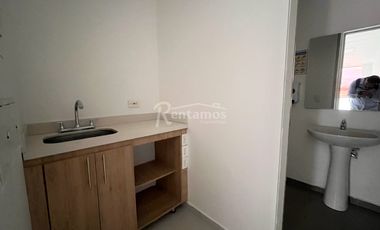oficina en arriendo en la primavera. Cod A776849
