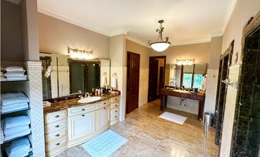 Venta de casa Altos del Golf Parque Lefevre
