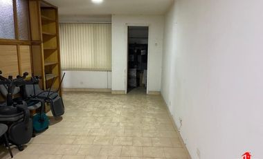 oficina en arriendo en centro. Cod A6517