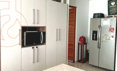 VENTA DE CASA EN FRACCIONAMIENTO ALTO LAGO CON AMPLIA TERRAZA