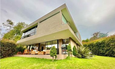 Espectacular casa en Arriendo Las Palmas Medellín