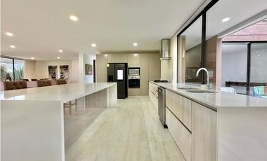 Espectacular casa en Arriendo Las Palmas Medellín