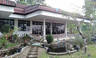Villa Trawas hadap Timur, Strategis