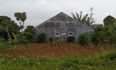 Rumah cantik semi villa sejuk asri di pinggir jalan raya Cipageran Cimahi