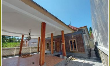 Rumah Klasik Megah Dekat TOL Prambanan Dan Fasum