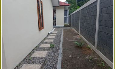 Rumah Klasik Megah Dekat TOL Prambanan Dan Fasum