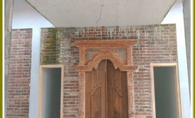 Rumah Klasik Megah Dekat TOL Prambanan Dan Fasum