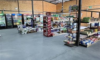 Restaurante, supermercado y Casa en venta en Pencahue