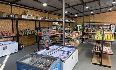 Restaurante, supermercado y Casa en venta en Pencahue