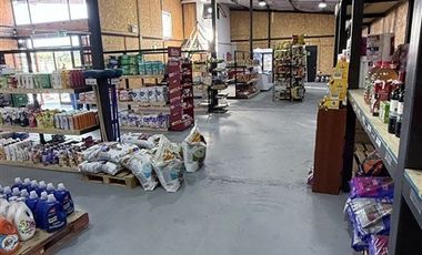 Restaurante, supermercado y Casa en venta en Pencahue