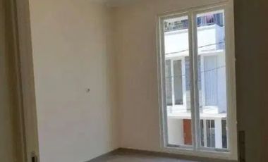 DIJUAL MURAH RUMAH 2 LANTAI KAMAR 4 AKORDION 10 MENIT KE AREA SOEKARNO HATTA KOTA MALANG