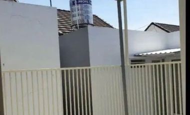 DIJUAL MURAH RUMAH 2 LANTAI KAMAR 4 AKORDION 10 MENIT KE AREA SOEKARNO HATTA KOTA MALANG