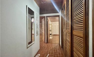 VENDO CASA EN ALTOS DEL GOLF (4)