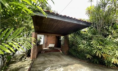 VENDO CASA EN ALTOS DEL GOLF (4)