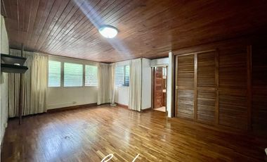 VENDO CASA EN ALTOS DEL GOLF (4)