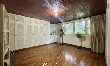 VENDO CASA EN ALTOS DEL GOLF (4)