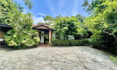 VENDO CASA EN ALTOS DEL GOLF (4)