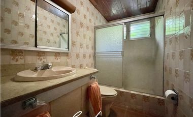 VENDO CASA EN ALTOS DEL GOLF (4)