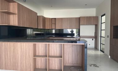 Estrene residencia moderna, en privada de 5 casas