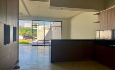 Estrene residencia moderna, en privada de 5 casas