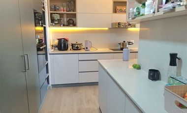 Departamento en venta 4 dorm. Portal la Dehesa Lo Barnechea