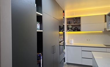 Departamento en venta 4 dorm. Portal la Dehesa Lo Barnechea