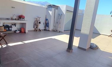 Departamento en venta 4 dorm. Portal la Dehesa Lo Barnechea