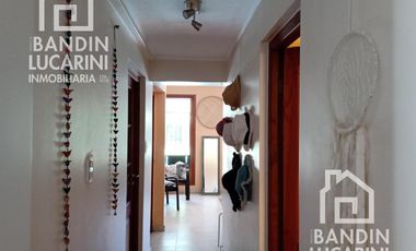Casa  en venta en Ranelagh de 4 ambientes c/pileta.  Casco de Ranelagh.